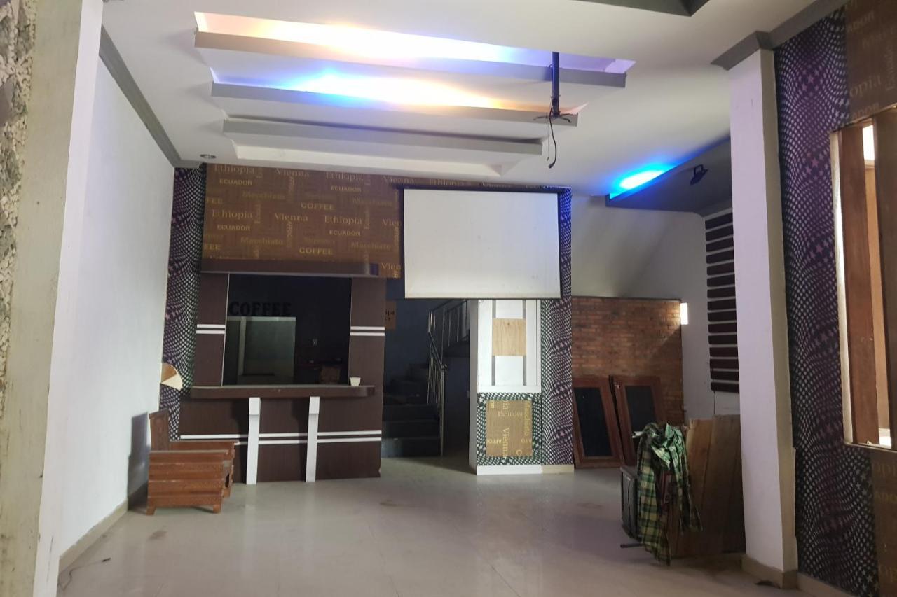 Oyo 91647 Sanina Residence 先达 外观 照片