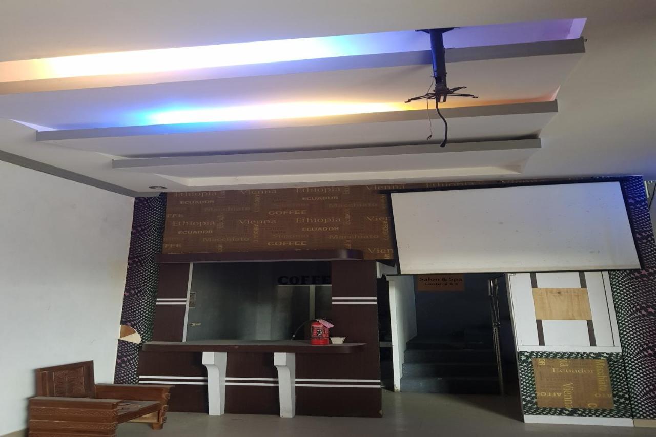 Oyo 91647 Sanina Residence 先达 外观 照片