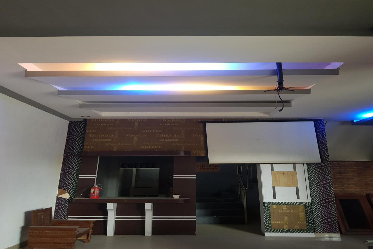 Oyo 91647 Sanina Residence 先达 外观 照片